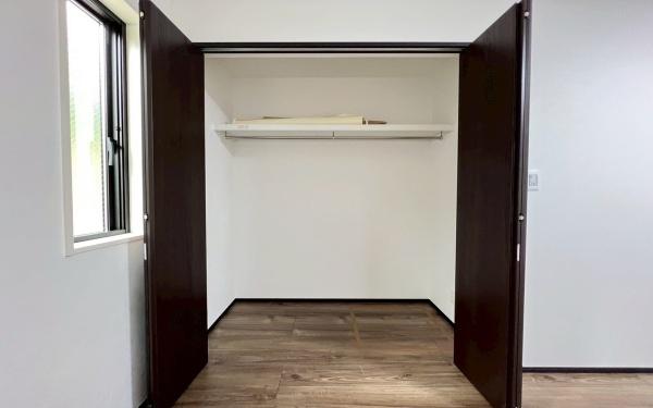 中区本牧荒井 全2棟B号棟(収納)