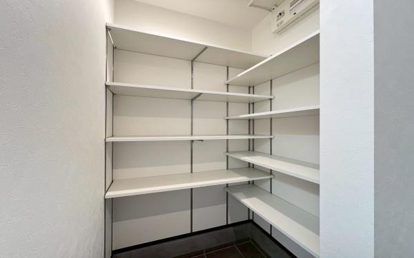 中区本牧荒井 全2棟B号棟(玄関)