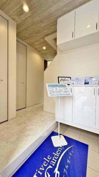 港北区下田町3丁目 全3棟2号棟(玄関)