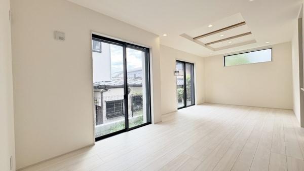 港北区下田町3丁目 全3棟2号棟(リビング)