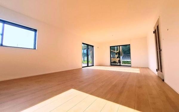 戸塚区小雀町　全2棟1号棟