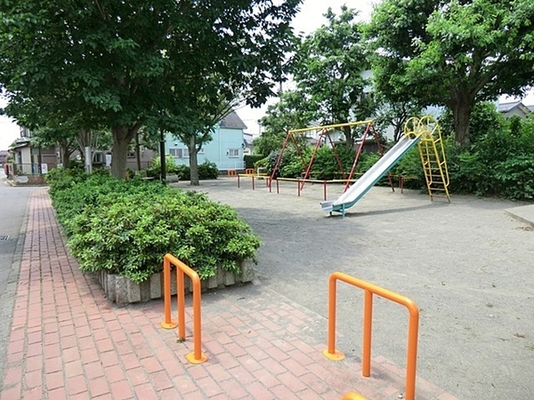 瀬谷区相沢5丁目 全4棟B号棟(本郷四丁目公園)