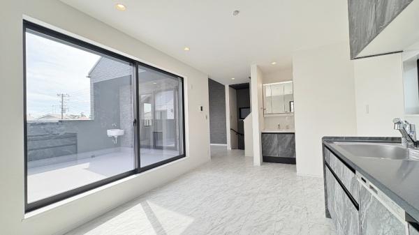 藤沢市鵠沼橘２丁目　全２棟Ｂ号棟