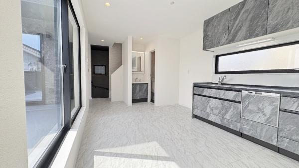 藤沢市鵠沼橘２丁目　全２棟Ｂ号棟