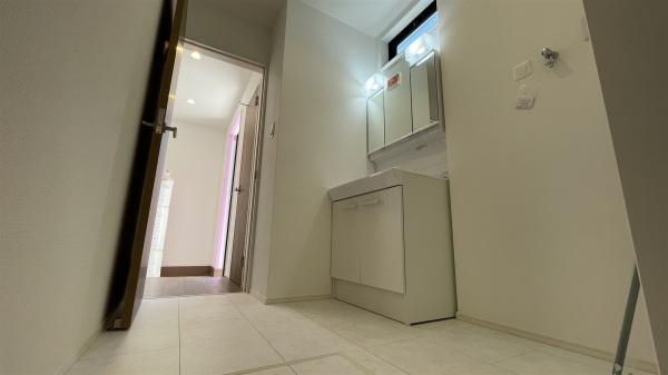 港南区笹下６丁目７期　全１棟