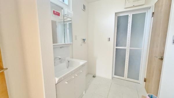 緑区北八朔町　全１棟１号棟