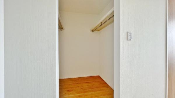 緑区北八朔町　全１棟１号棟