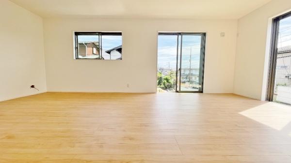 緑区北八朔町　全１棟１号棟