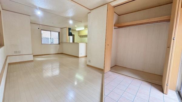 中区本牧間門