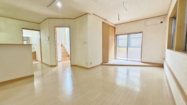 中区本牧間門