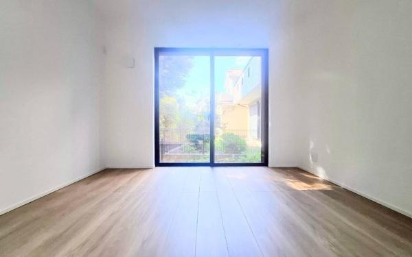 鶴見区梶山１丁目　全２棟１号棟