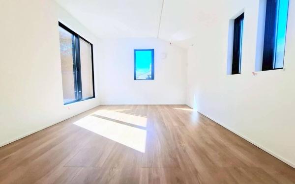 鶴見区梶山１丁目　全２棟１号棟