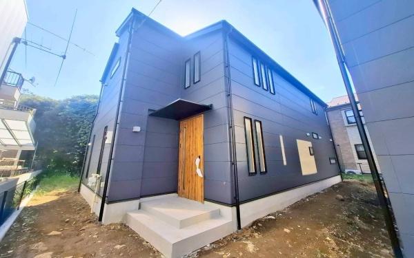 鶴見区梶山１丁目　全２棟１号棟