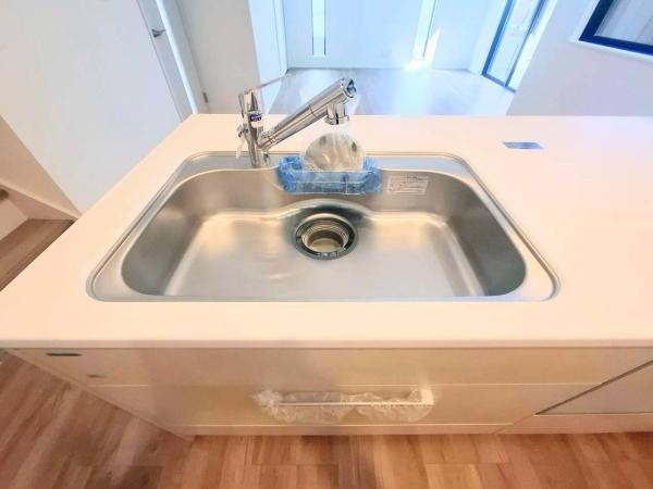 鶴見区梶山１丁目　全２棟１号棟