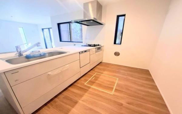 鶴見区梶山１丁目　全２棟１号棟