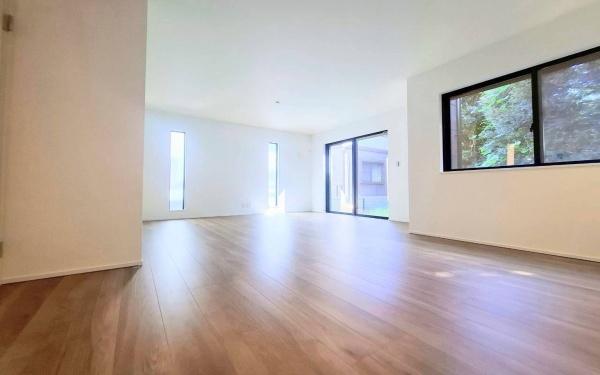 鶴見区梶山１丁目　全２棟１号棟