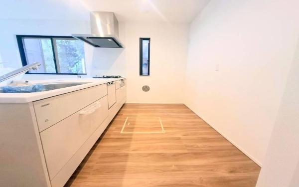 鶴見区梶山１丁目　全２棟１号棟