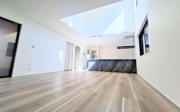 鶴見区梶山１丁目　全２棟２号棟