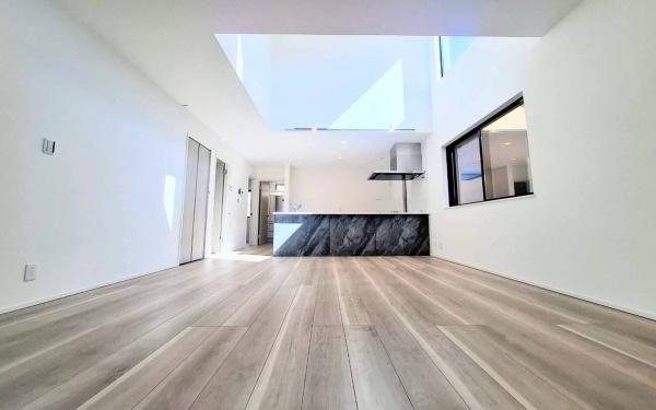 鶴見区梶山１丁目　全２棟２号棟