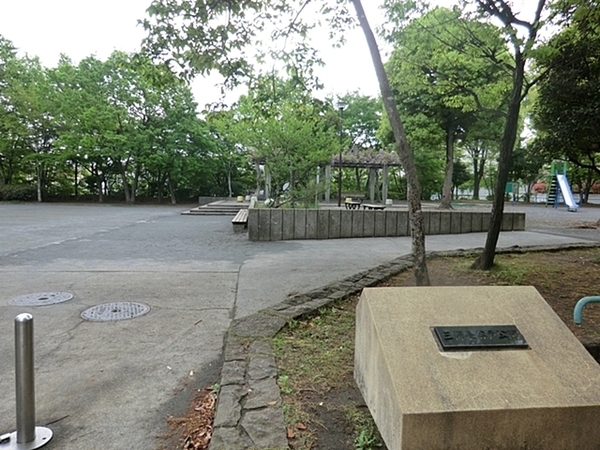 フォレストヒルズ三保８号棟(三保長谷戸公園)