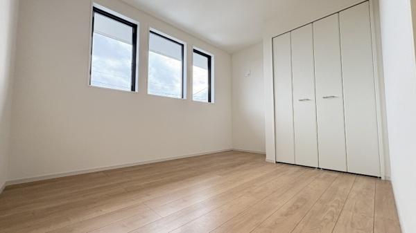 栄区庄戸1丁目(洋室)