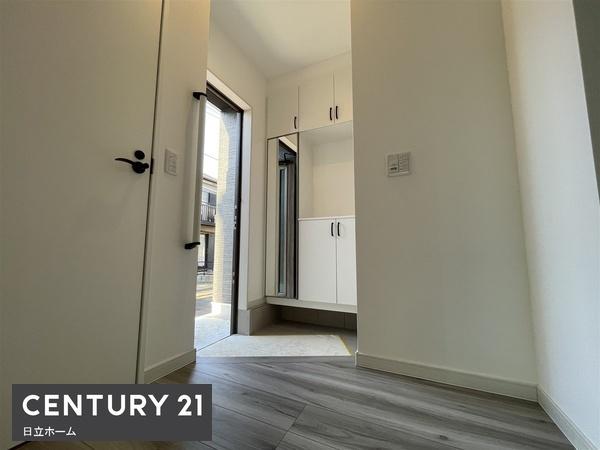 泉区中田東4丁目 全2棟1号棟(玄関)