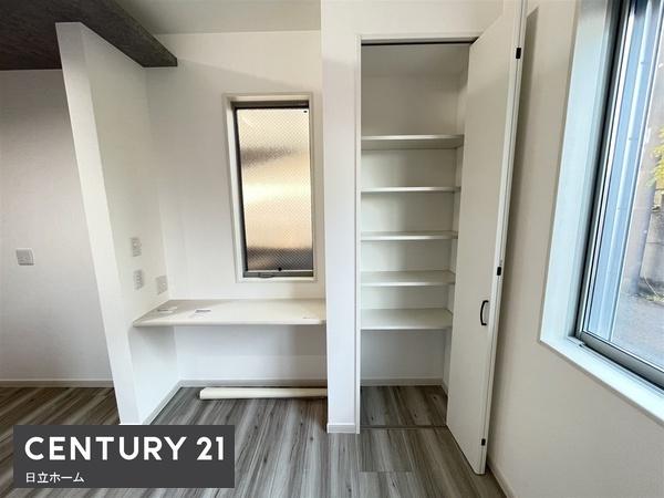 泉区中田東4丁目 全2棟1号棟(収納)