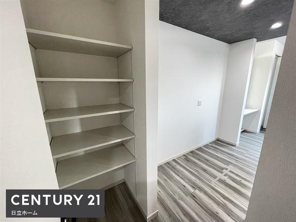 泉区中田東4丁目 全2棟1号棟(収納)