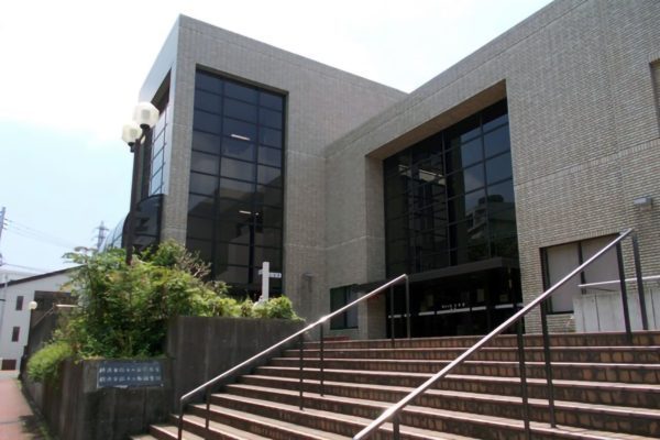 保土ヶ谷区桜ヶ丘１丁目(横浜市保土ヶ谷図書館)