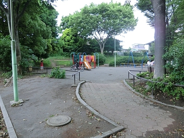 戸塚区汲沢町(深谷町えのき公園)