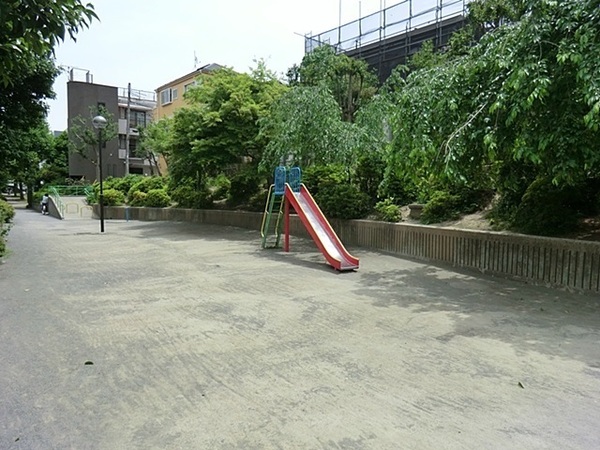 川崎市中原区苅宿の中古一戸建て(北谷町公園)