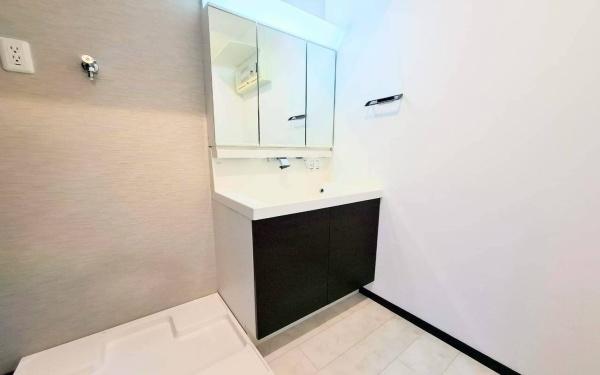 横浜市神奈川区三枚町の中古一戸建て