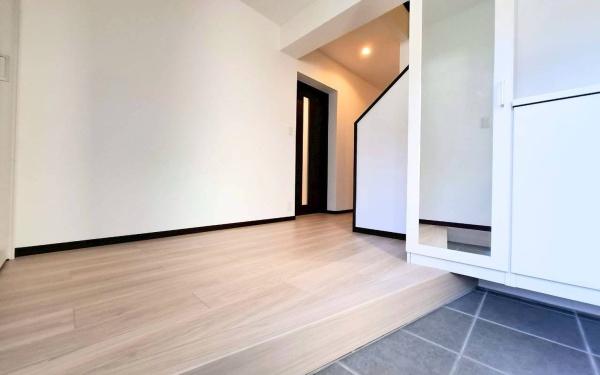 横浜市神奈川区三枚町の中古一戸建て