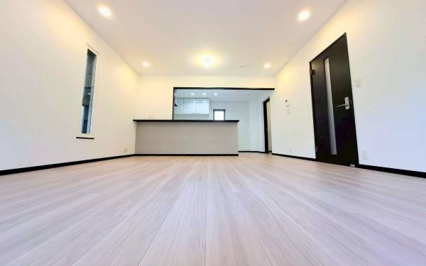 横浜市神奈川区三枚町の中古一戸建て