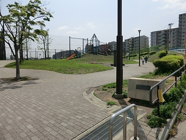 リーベスト中山Ｂ棟(森の台中ノ谷公園)