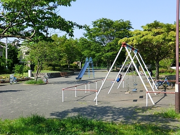 メゾン横浜能見台B棟(能見台東公園)