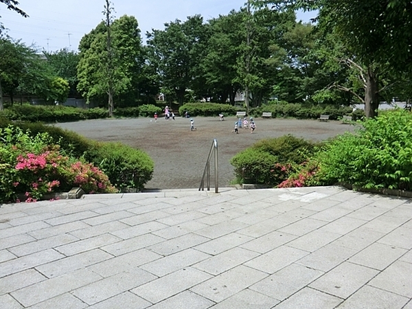 横浜市戸塚区汲沢４丁目の土地(踊場公園)