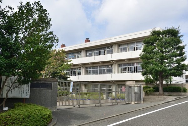 青葉区新石川３丁目　全２棟１号棟(横浜市立新石川小学校)
