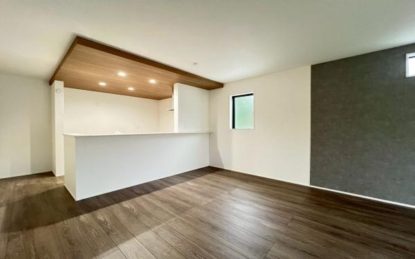 戸塚区小雀町　全２棟１号棟