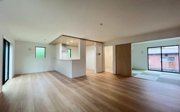戸塚区小雀町　全２棟２号棟