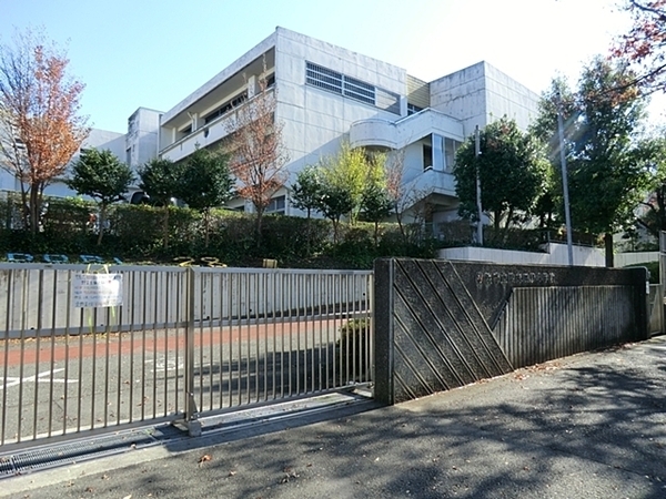 青葉区鴨志田町(横浜市立鴨志田緑小学校)