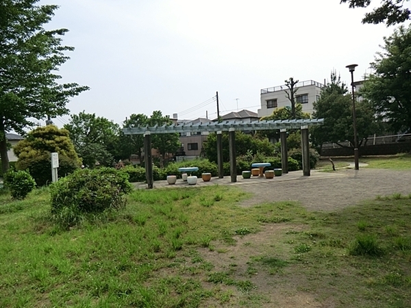 藤沢市渡内４丁目(天岳院下公園)