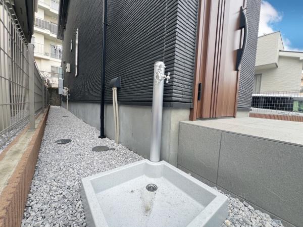 旭区白根６丁目　５号棟