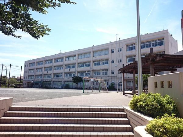 旭区市沢町　全３棟３号棟(横浜市立市沢小学校)