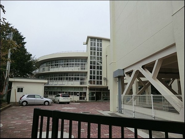 横浜蒔田ローヤルコーポ(横浜市立蒔田小学校)