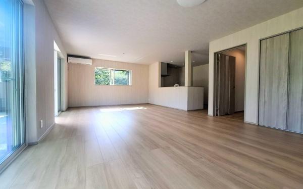 鎌倉市今泉２丁目　全２棟Ａ号棟
