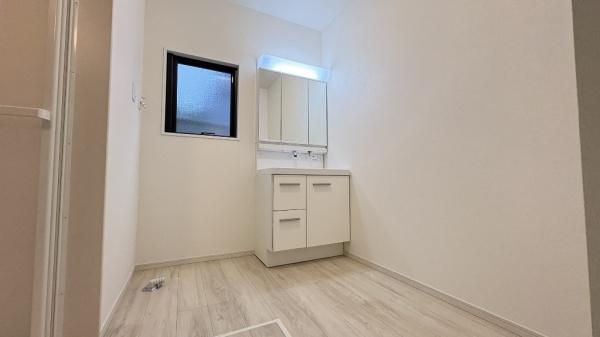 神奈川区菅田町　全2棟2号棟