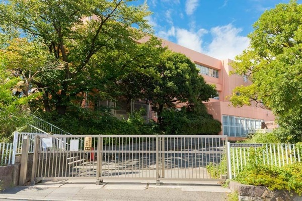かしの木台ハイツ１９の３号棟(横浜市立荏田南小学校)