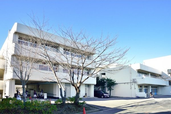 グランドメゾン東戸塚７番館(横浜市立秋葉中学校)