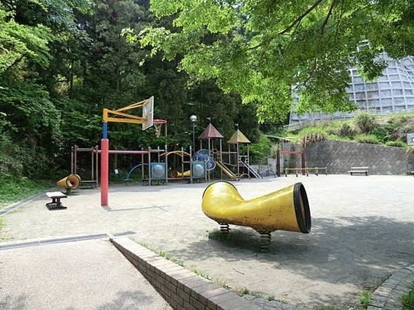 逗子市山の根３丁目４期　全２棟１号棟(松本谷戸公園)